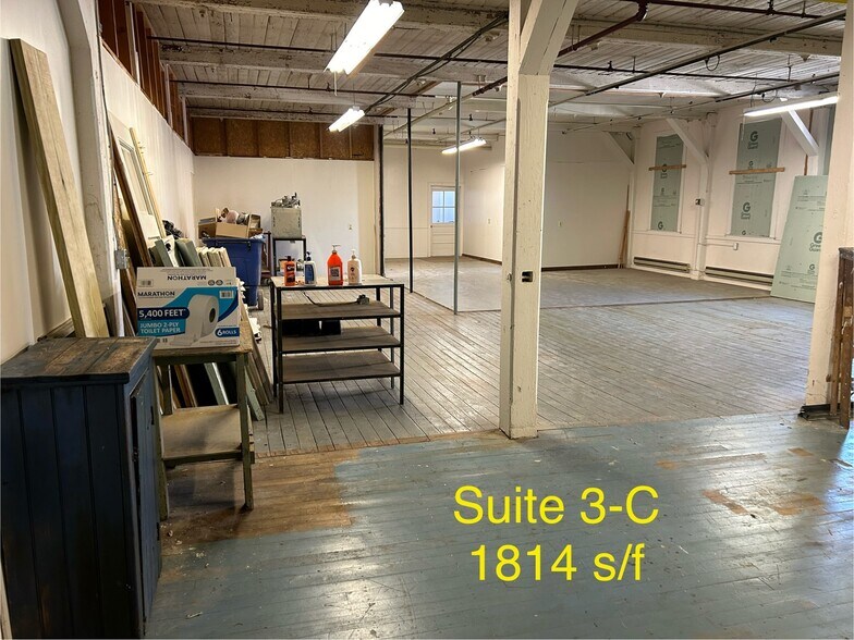 30 Echo Lake Rd, Watertown, CT à louer - Photo intérieure - Image 3 de 12