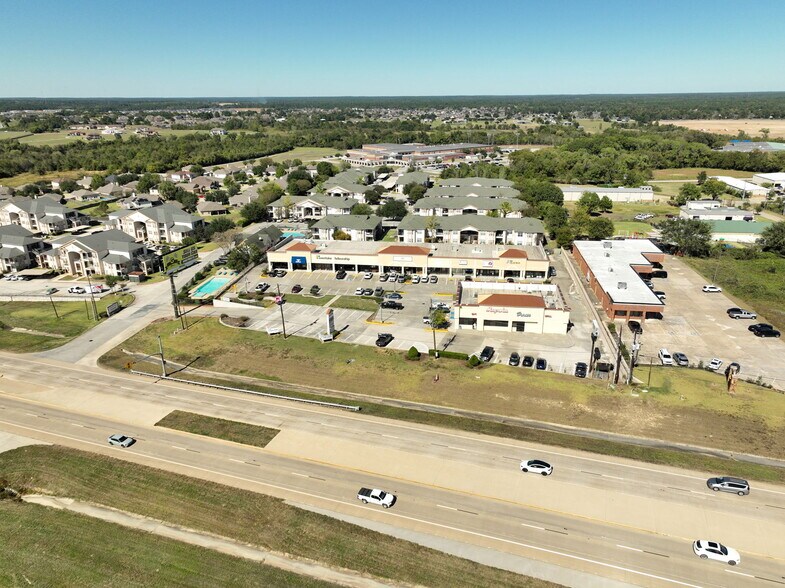 19786 Highway 105 W, Montgomery, TX à vendre - Photo du bâtiment - Image 3 de 17