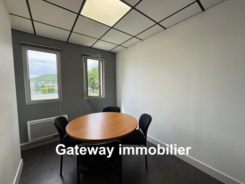 Office in Clermont-Ferrand for lease - Building Photo - Image 3 of 13