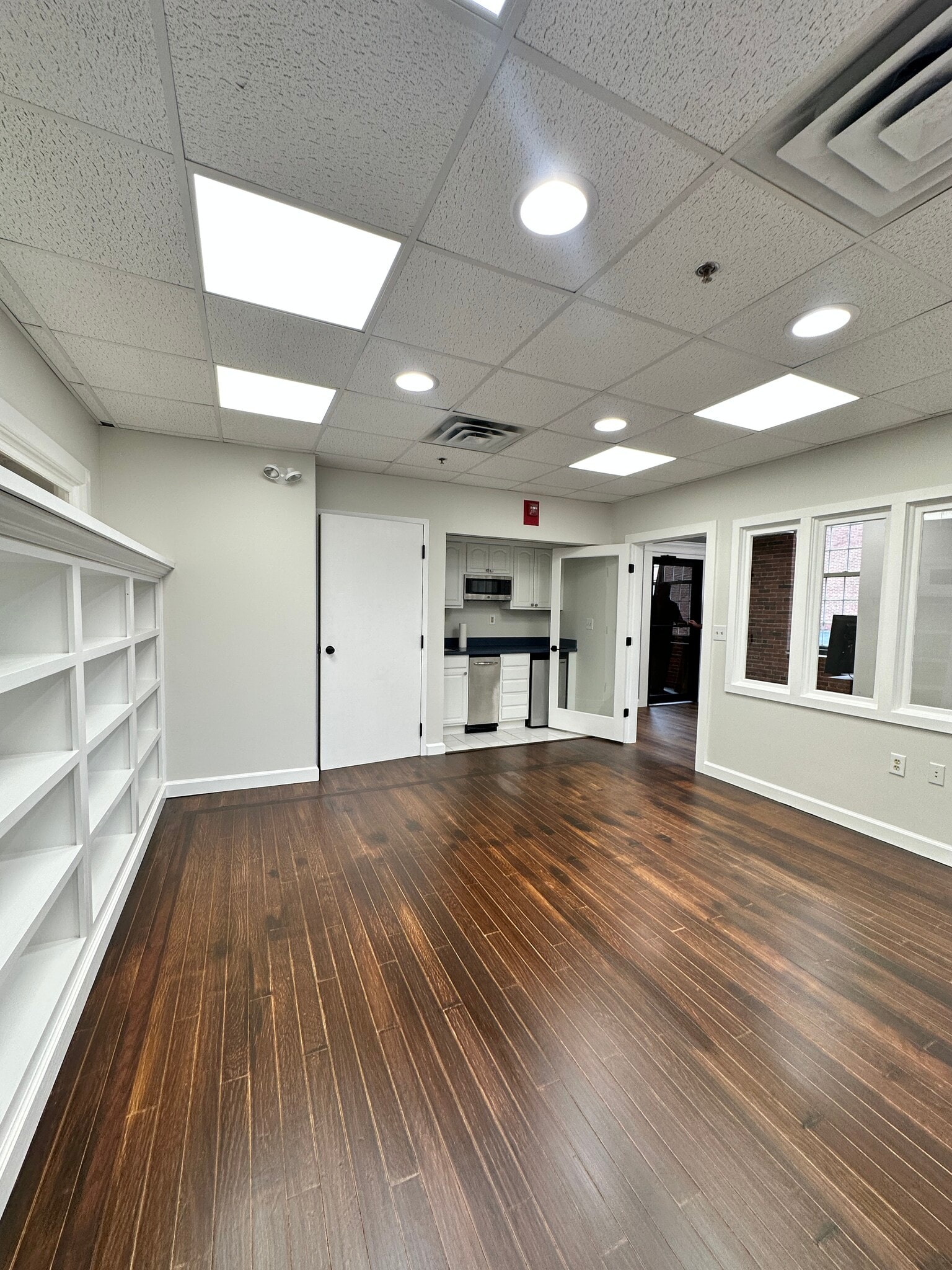 12 Damonmill Sq, Concord, MA for lease Primary Photo- Image 1 of 11