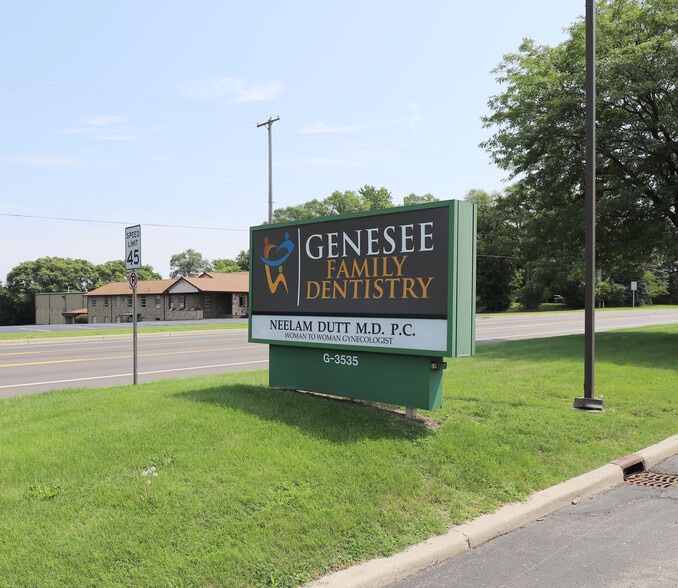 3537 Beecher Rd, Flint, MI for lease - Building Photo - Image 2 of 5