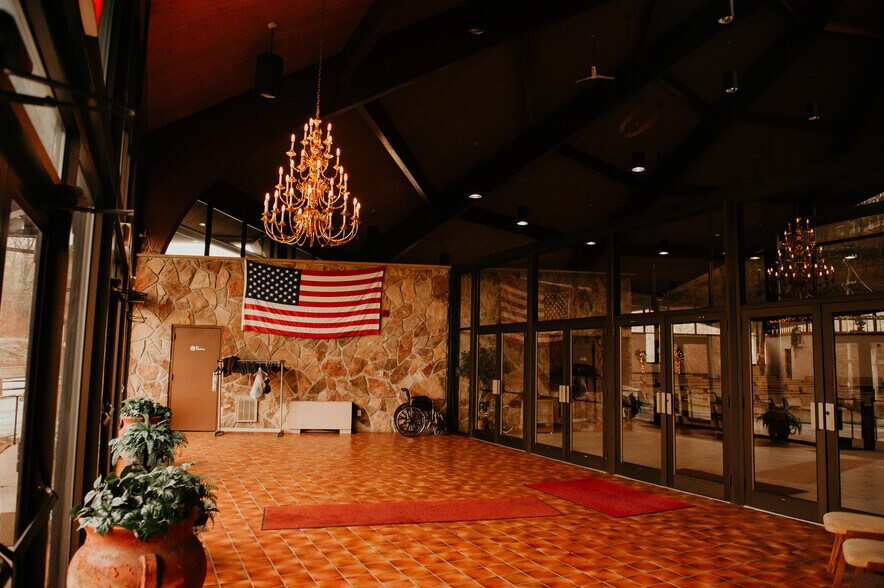 4555 McKnight Rd, Pittsburgh, PA à vendre - Hall d’entrée - Image 3 de 27