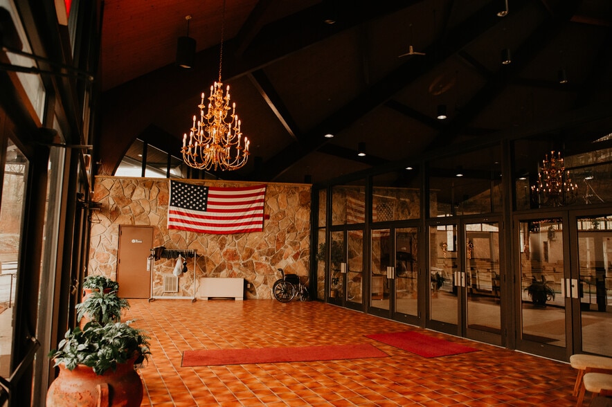 4555 McKnight Rd, Pittsburgh, PA for sale - Lobby - Image 3 of 27