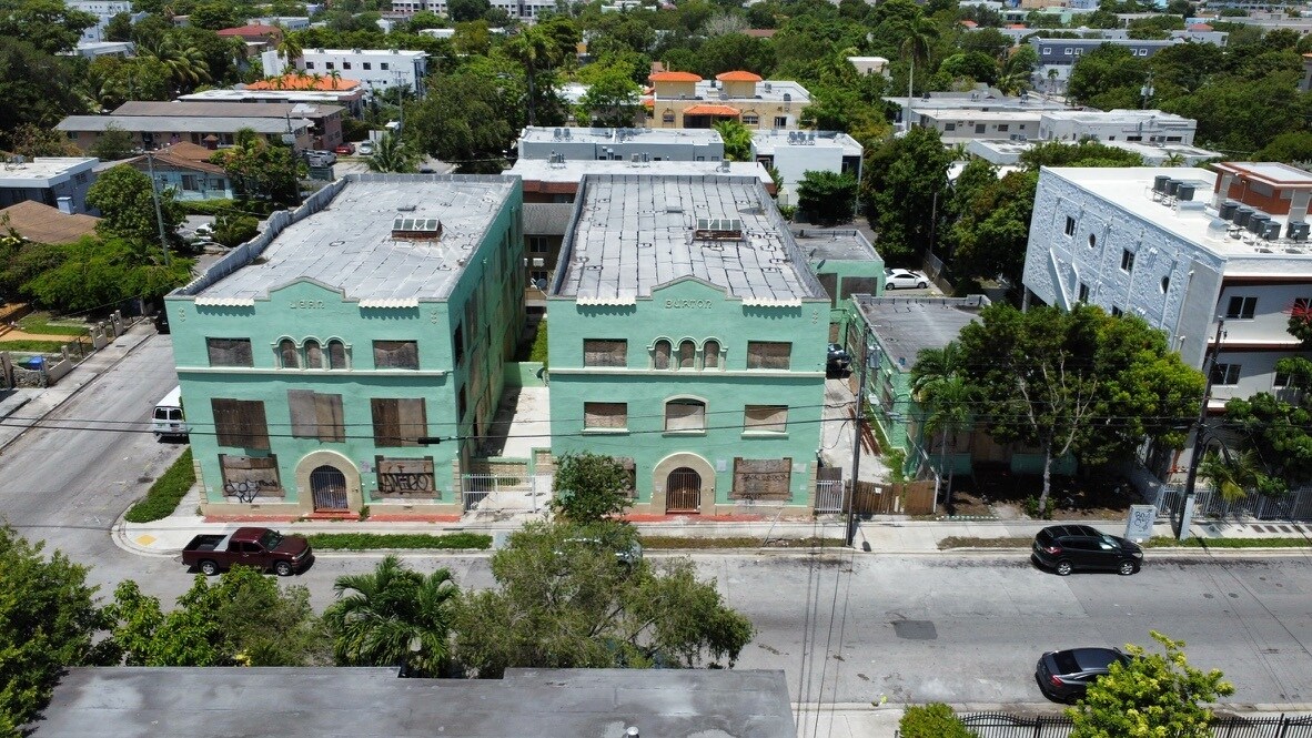 326 SW 13th Ave, Miami, FL à vendre Photo du bâtiment- Image 1 de 3