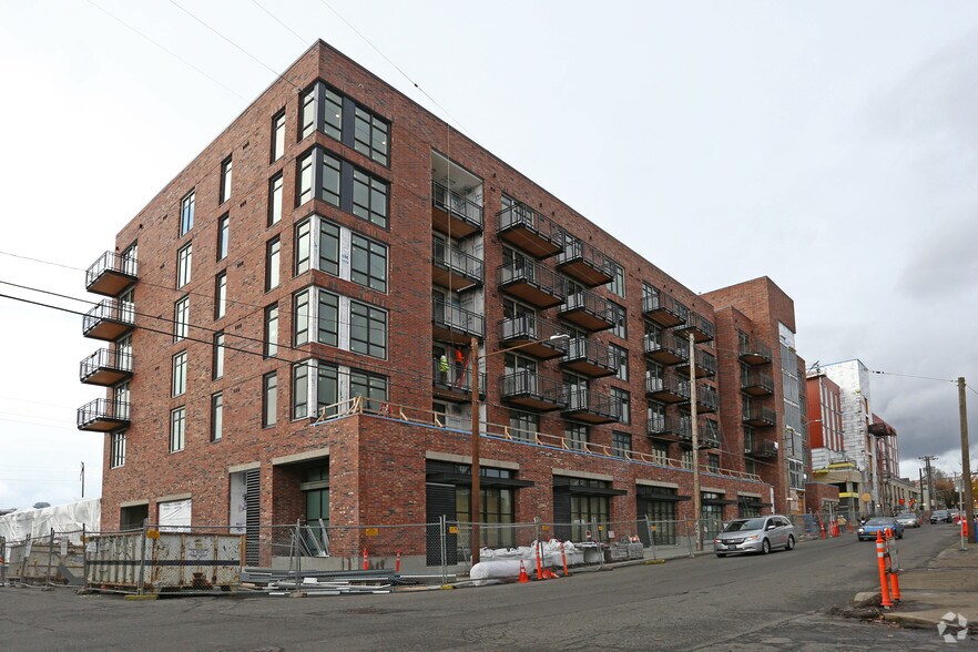 975 SE 11th Ave, Portland, OR for lease - Building Photo - Image 3 of 7