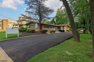 198 North Ave E, Cranford, NJ à vendre Photo intérieure- Image 2 de 18