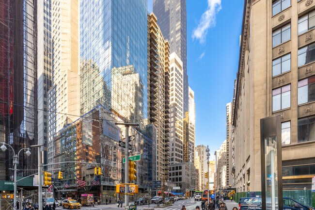 More details for 1721 Broadway, New York, NY - Retail for Lease