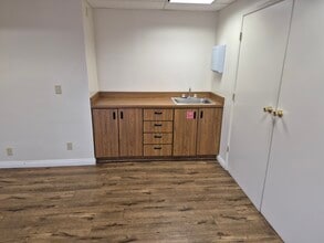 2225 E Flamingo Rd, Las Vegas, NV for lease Interior Photo- Image 2 of 4
