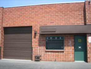 7401 Laurel Canyon Blvd, North Hollywood, CA for lease Building Photo- Image 1 of 7