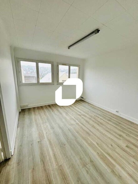 Bureau dans Nanterre à louer - Photo intérieure - Image 2 de 9