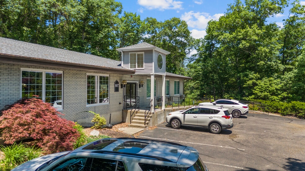 887 Main St, Monroe, CT à vendre - Photo principale - Image 1 de 40