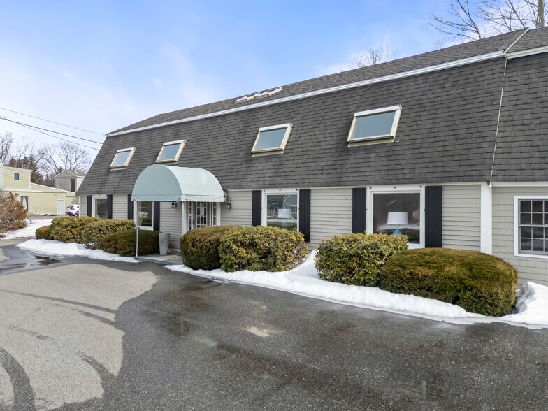 2049 Post Rd, Wells, ME à vendre - Photo du bâtiment - Image 2 de 21