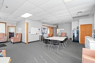 2301-2359 Silvernail Rd, Pewaukee, WI for lease Interior Photo- Image 2 of 14