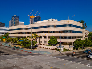 Plus de détails pour 10390 Santa Monica Blvd, Los Angeles, CA - Bureau/Médical à louer