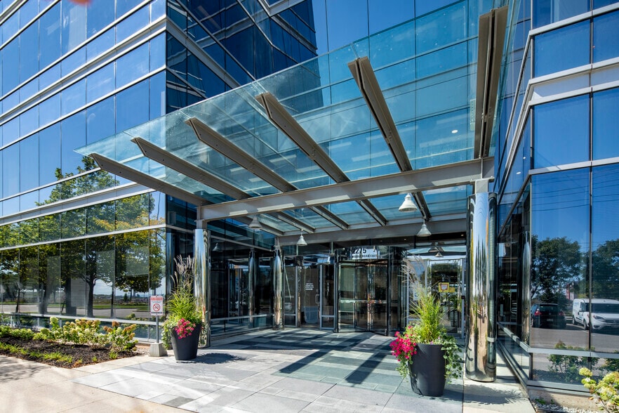2275 Upper Middle Rd E, Oakville, ON for lease - Building Photo - Image 3 of 12