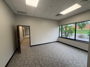 9201 E Bloomington Fwy, Bloomington, MN for lease Interior Photo- Image 2 of 4