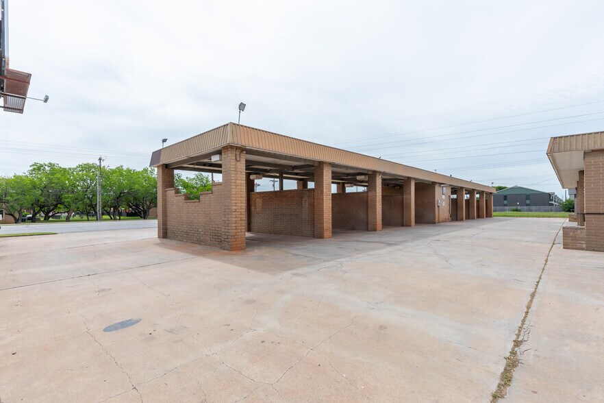 550 NE Judge Ely Blvd, Abilene, TX à vendre - Photo du bâtiment - Image 3 de 20