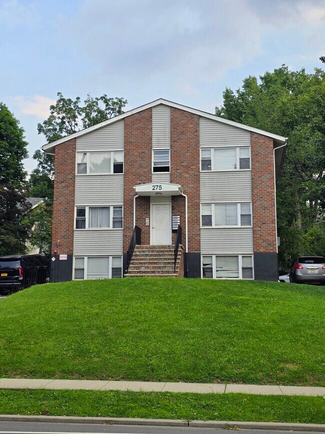 Plus de détails pour 275 Grand, Leonia, NJ - Multi-résidentiel à vendre
