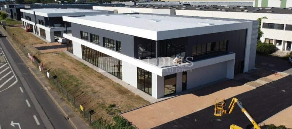 Flex in Arnas for lease - Building Photo - Image 1 of 11