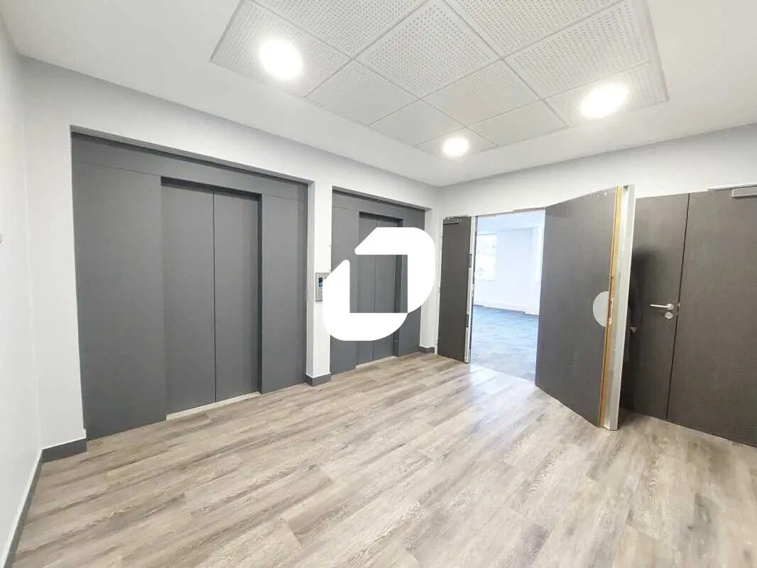 Bureau dans Vélizy-Villacoublay à louer Photo intérieure- Image 1 de 2