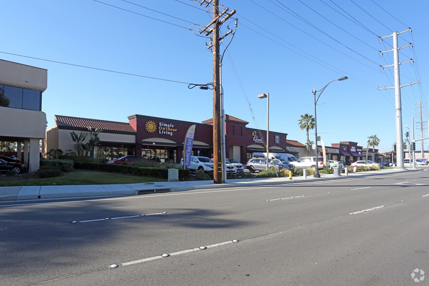 3440-3490 E Orangethorpe, Anaheim, CA for lease - Primary Photo - Image 1 of 1