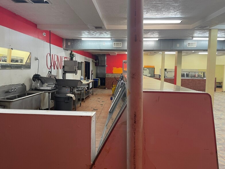 1006 12th St, Hempstead, TX à louer - Photo du bâtiment - Image 3 de 32