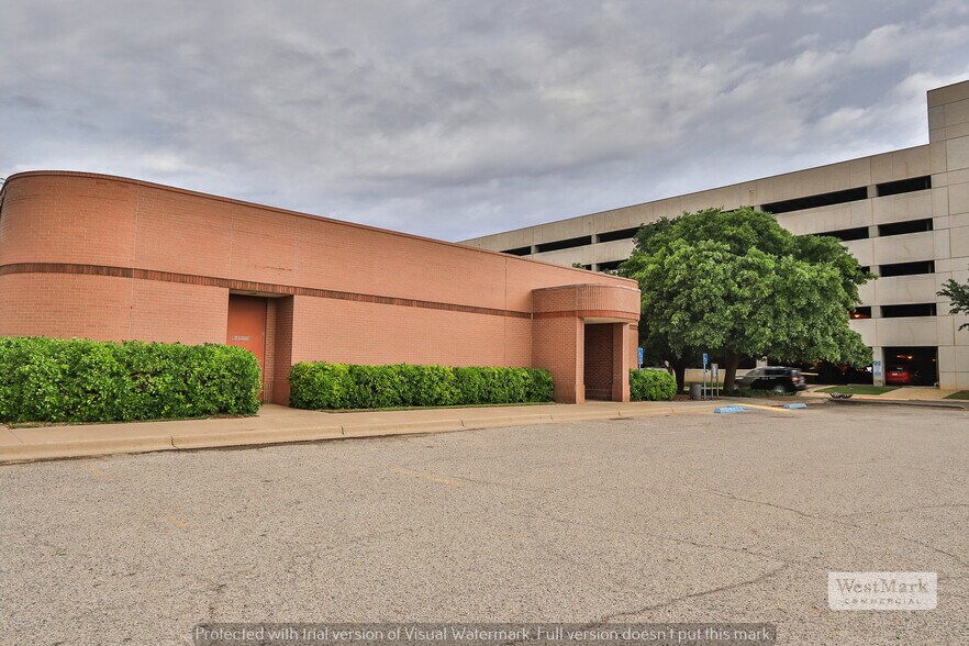 3621 22nd St, Lubbock, TX for lease - Building Photo - Image 2 of 21