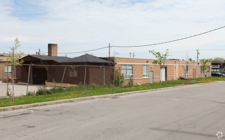 120 Tycos Dr, Toronto, ON for sale - Building Photo - Image 2 of 2