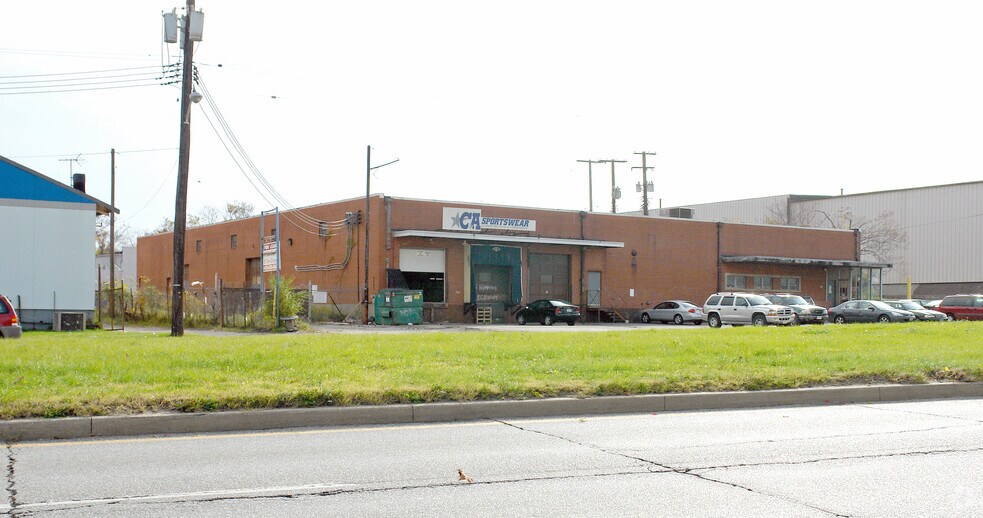 6311 Erdman Ave, Baltimore, MD à vendre - Photo du bâtiment - Image 3 de 4