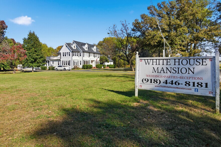 1 W 81st St, Tulsa, OK à vendre - Photo du bâtiment - Image 2 de 51