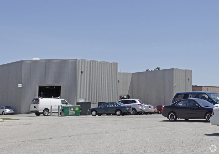 7805 Tranmere Dr, Mississauga, ON for sale - Building Photo - Image 2 of 2