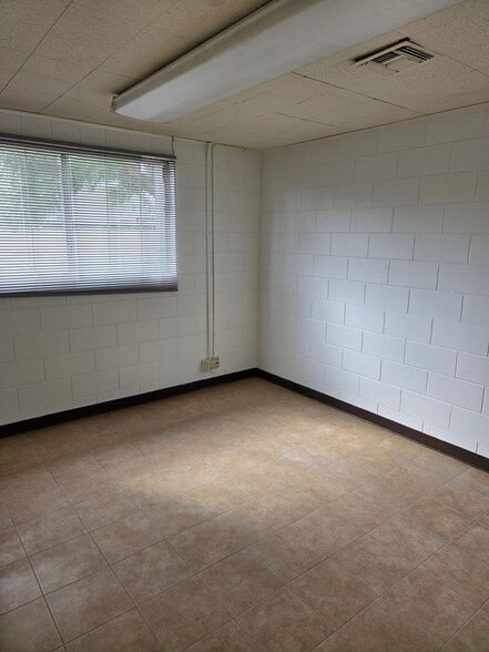 8531 Whitaker St, Buena Park, CA à louer - Photo du bâtiment - Image 3 de 10
