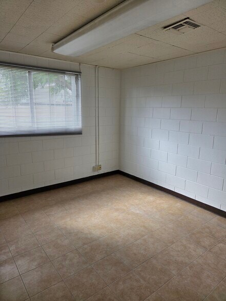 8531 Whitaker St, Buena Park, CA à louer - Photo du bâtiment - Image 3 de 10