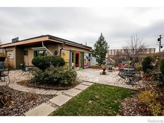 Plus de détails pour 1055 Trumbull St, Detroit, MI - Commerce de détail à vendre