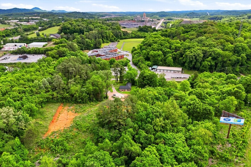 601 N Chilhowee Dr, Knoxville, TN for sale - Building Photo - Image 3 of 35