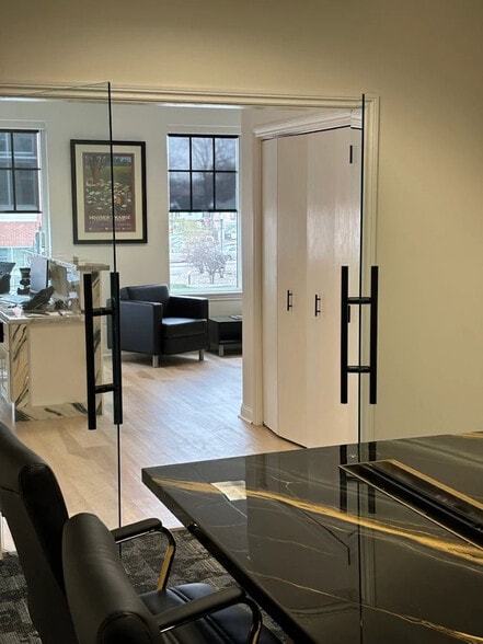 123-125 N Main St, Crown Point, IN for lease - Building Photo - Image 3 of 13