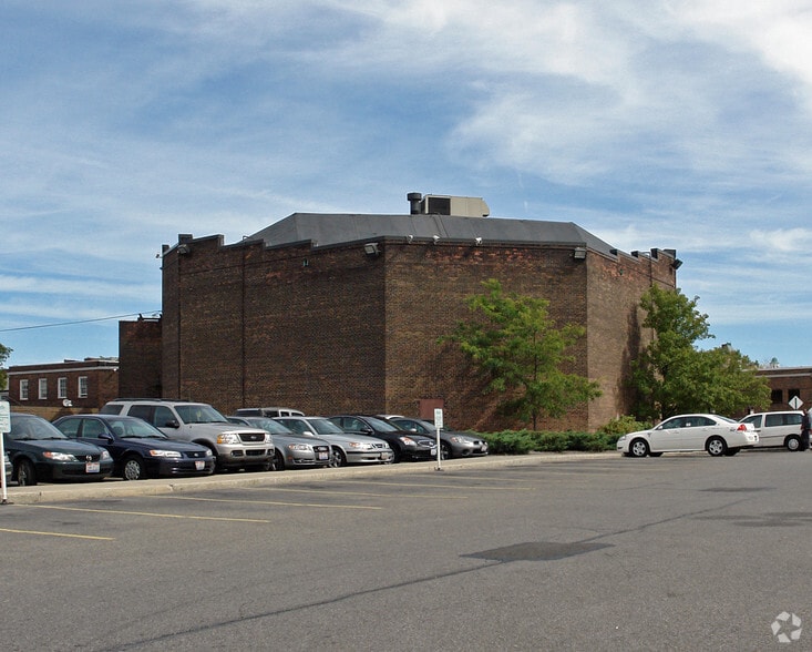 13111-13125 Shaker Blvd, Cleveland, OH for lease - Building Photo - Image 2 of 35