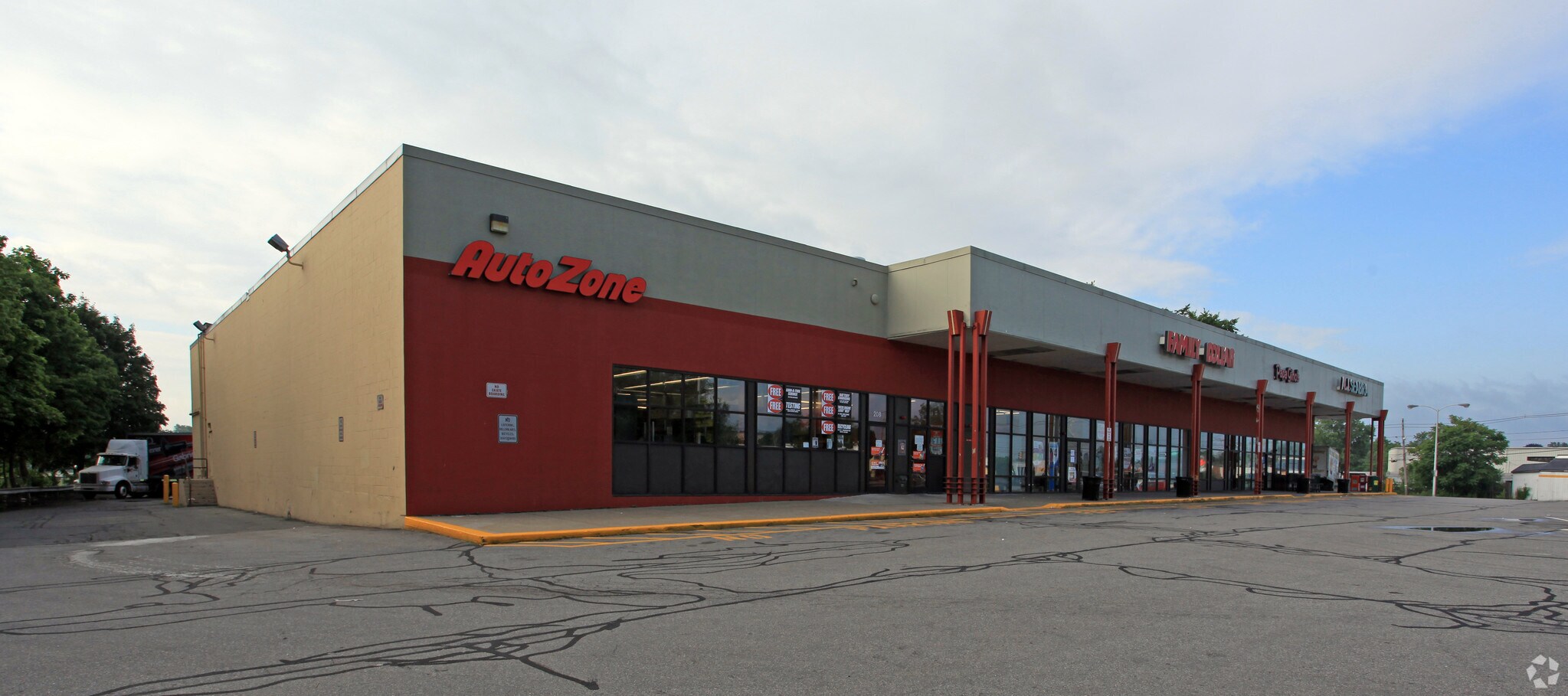 208-212 Waverly St, Framingham, MA for lease Primary Photo- Image 1 of 11