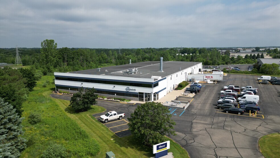 3881 N Greenbrooke Dr SE, Grand Rapids, MI à vendre - Photo du bâtiment - Image 1 de 10
