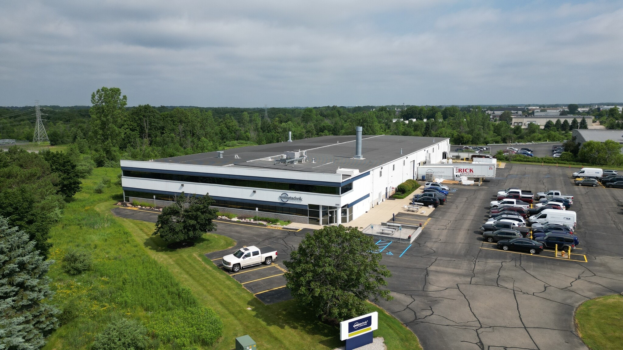 3881 N Greenbrooke Dr SE, Grand Rapids, MI for sale Building Photo- Image 1 of 11
