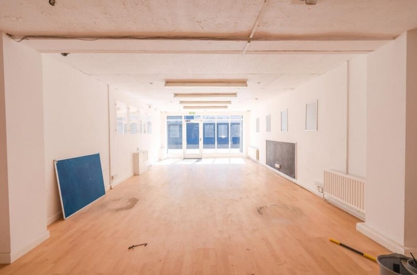 238 Freeman St, Grimsby for lease Interior Photo- Image 1 of 10