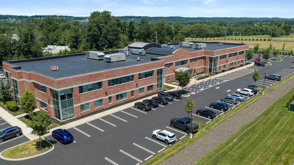 160 New Britain Blvd, Chalfont, PA for sale - Building Photo - Image 2 of 40