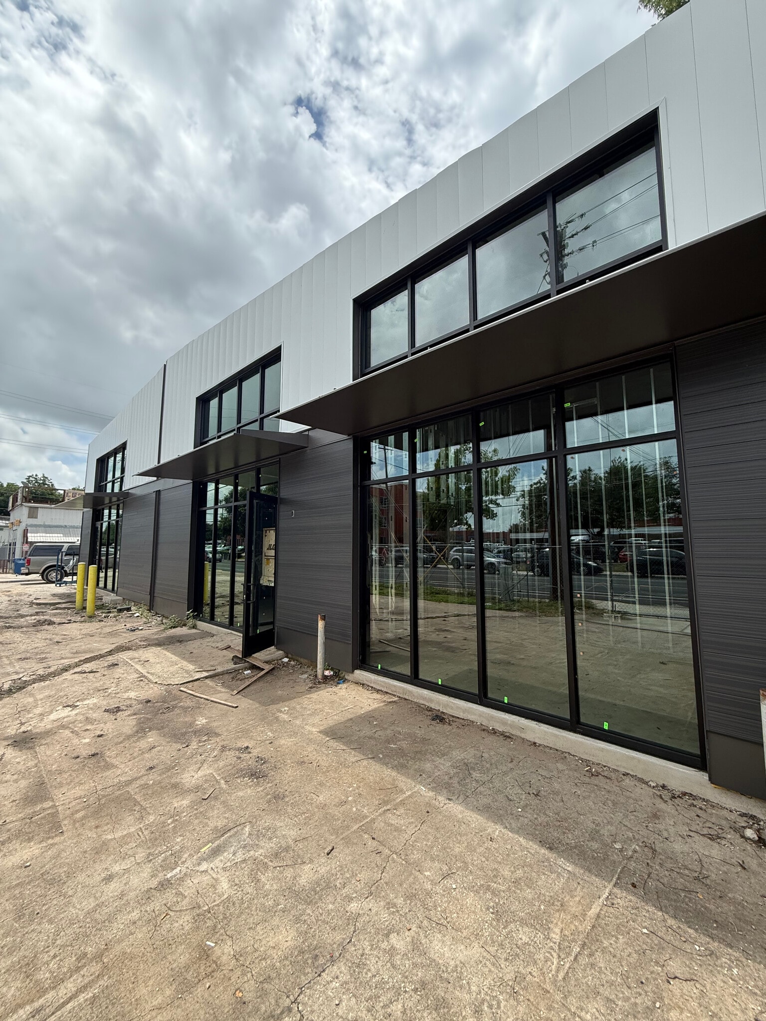 2811 E 5th St, Austin, TX for lease Building Photo- Image 1 of 10
