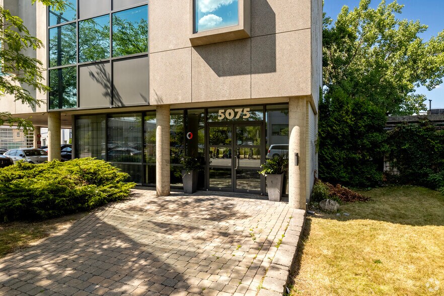 5075 Rue de Sorel, Montréal, QC à vendre - Photo du bâtiment - Image 3 de 4