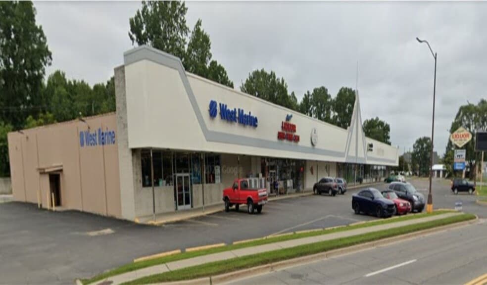 411-423 Michigan St, Algonac, MI for lease - Building Photo - Image 3 of 7