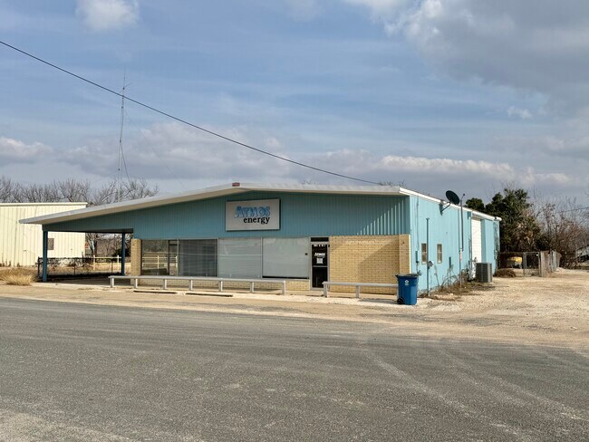 Plus de détails pour 107 S Lee St, Fredericksburg, TX - Local d'activités à louer