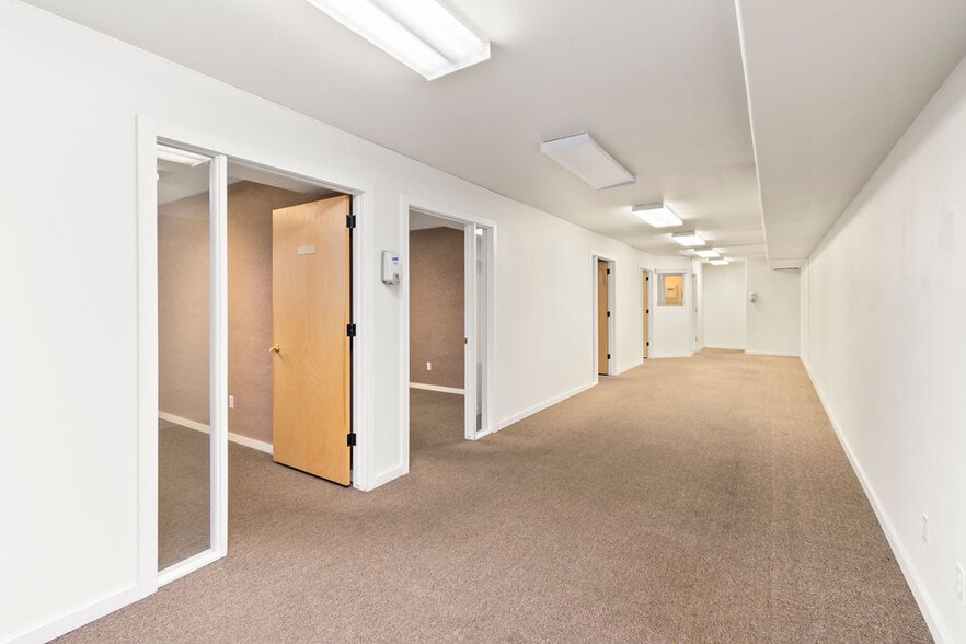 562 W Crete Cir, Grand Junction, CO for lease - Interior Photo - Image 3 of 10