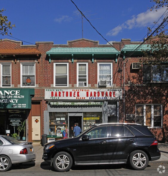 28-07 23rd Ave, Astoria, NY à vendre - Photo du bâtiment - Image 2 de 2