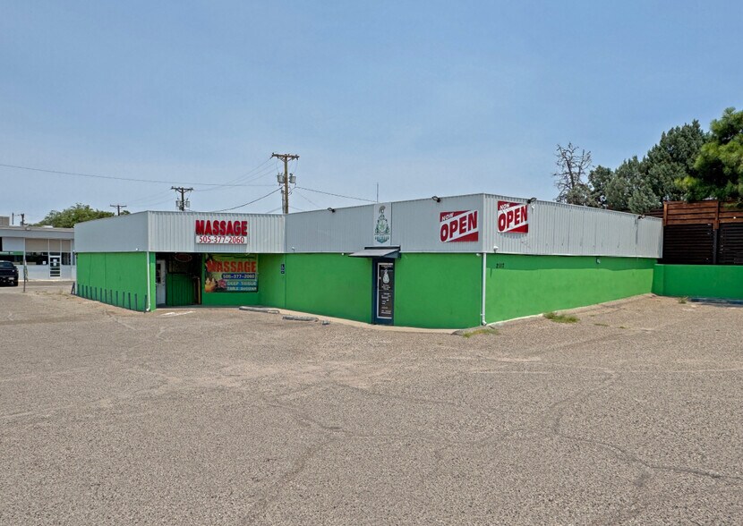 2117 Menaul Blvd, Albuquerque, NM for sale - Building Photo - Image 1 of 7