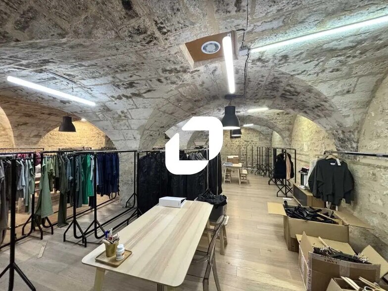 Commerce de détail dans Bordeaux à louer - Photo du bâtiment - Image 2 de 13